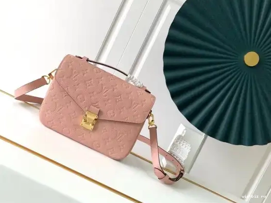 WIS Vuitton Pochette Metis Louis 0426